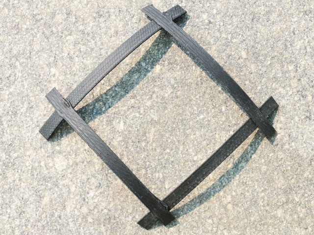 鋼塑格柵在道路中起到的作用